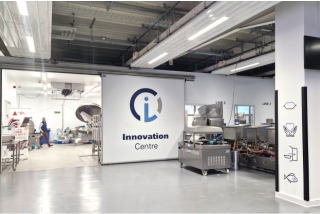 Multivac Innovation Centre - clean room with packing equipment